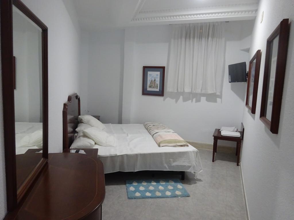 Hostal Lavapies Madri Quarto foto