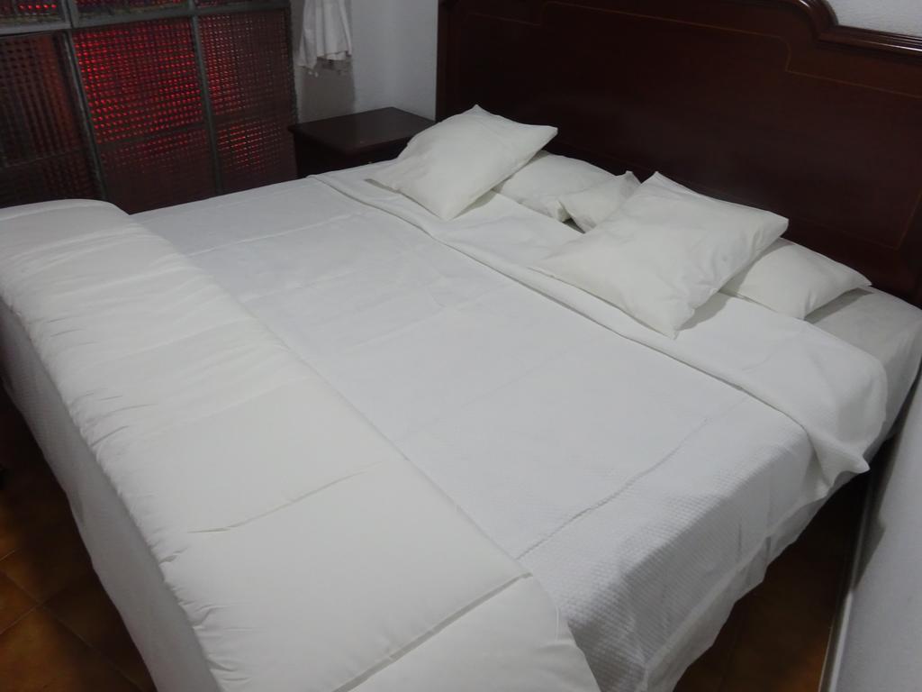 Hostal Lavapies Madri Quarto foto